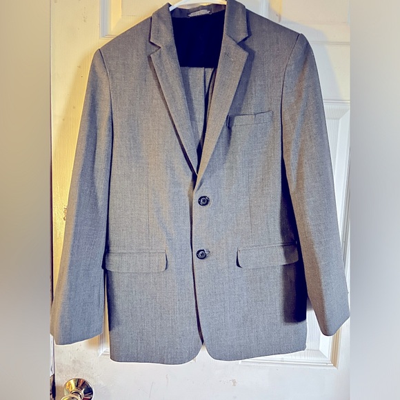 Light grey Van Huesen boys suit two piece - Picture 1 of 12